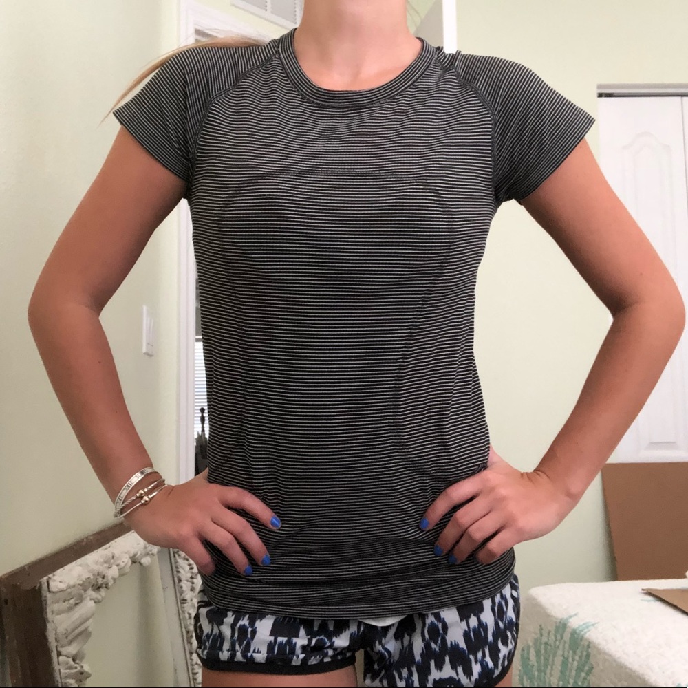 Lulu Short Sleeve top‼️